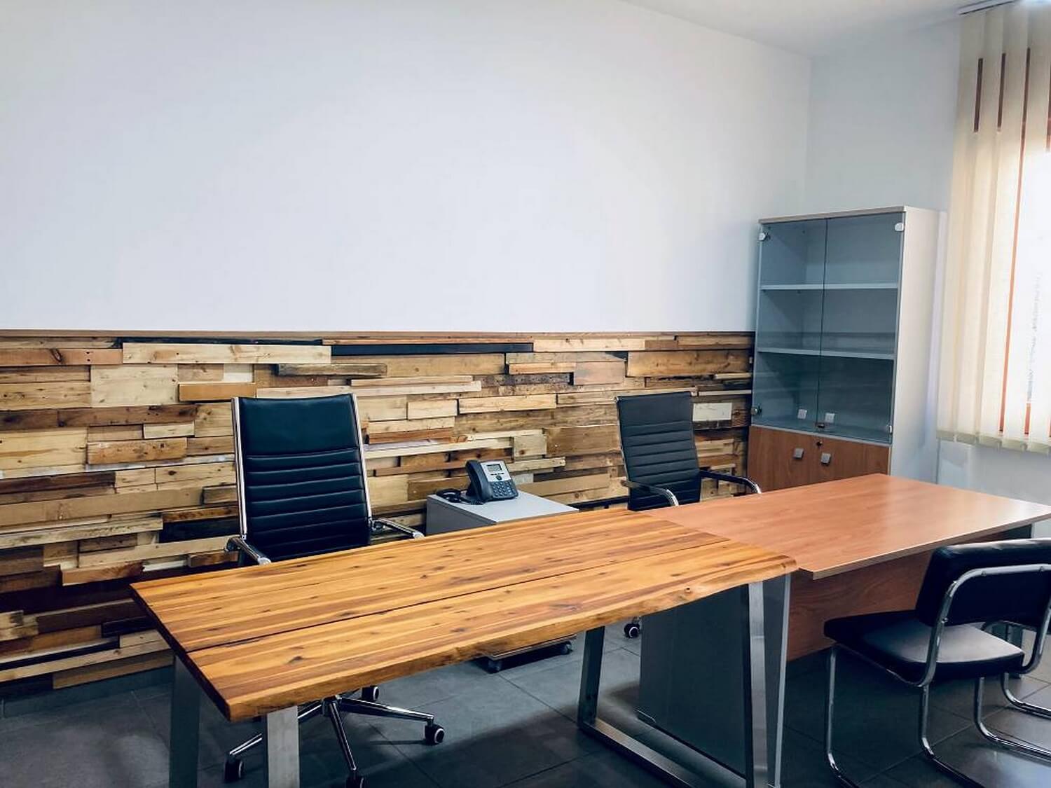 ufficio con postazione secondaria Centro Uffici Aversa: postazione di lavoro secondaria in coworking